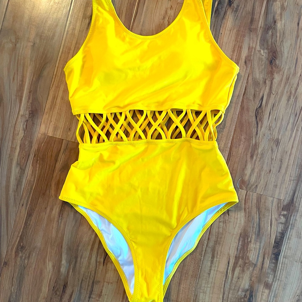Cupshe one piece swimsuit